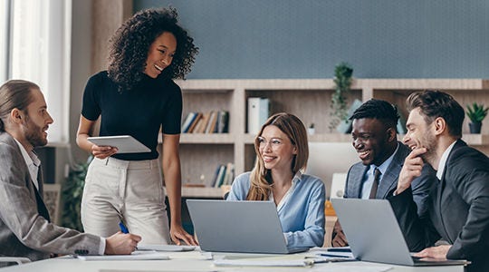 Japanese alt text: グループ規程の整備支援