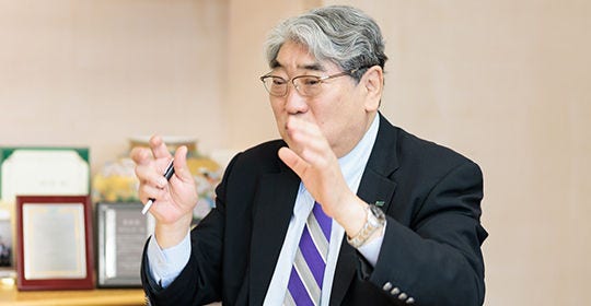 宮城大学学長　佐々木氏