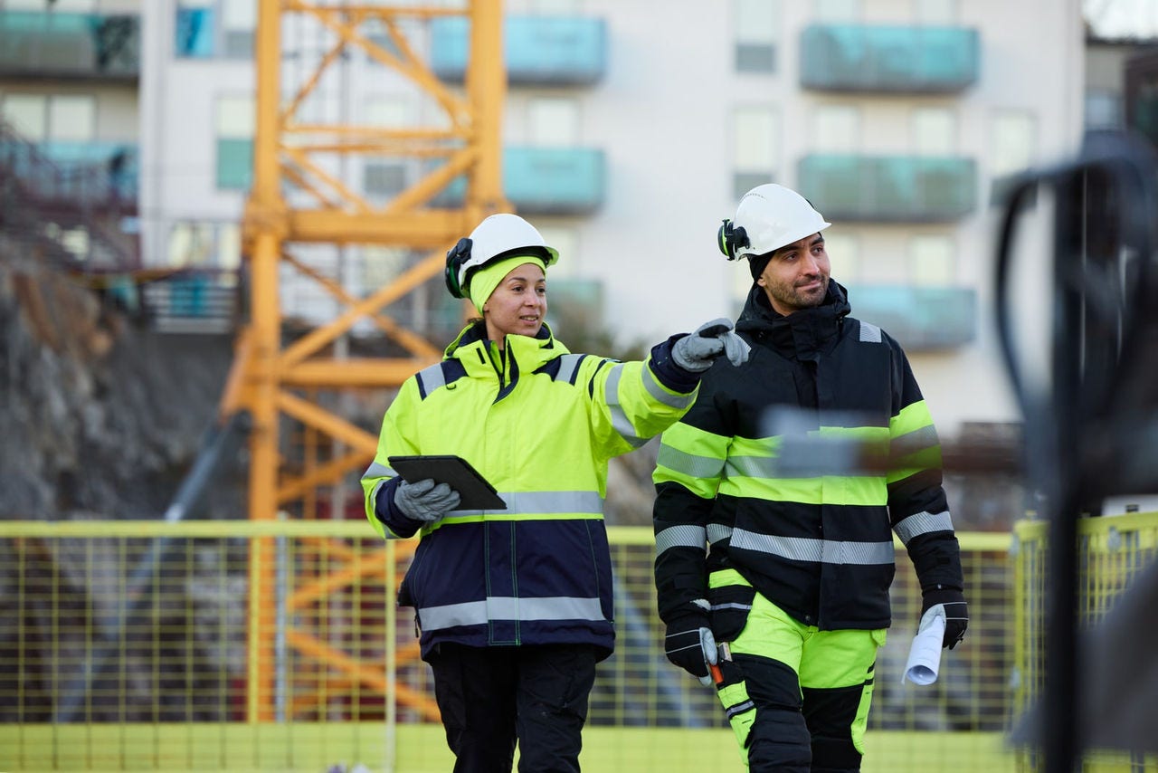 ingeniører på byggeplass