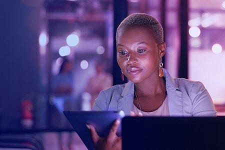girl-working