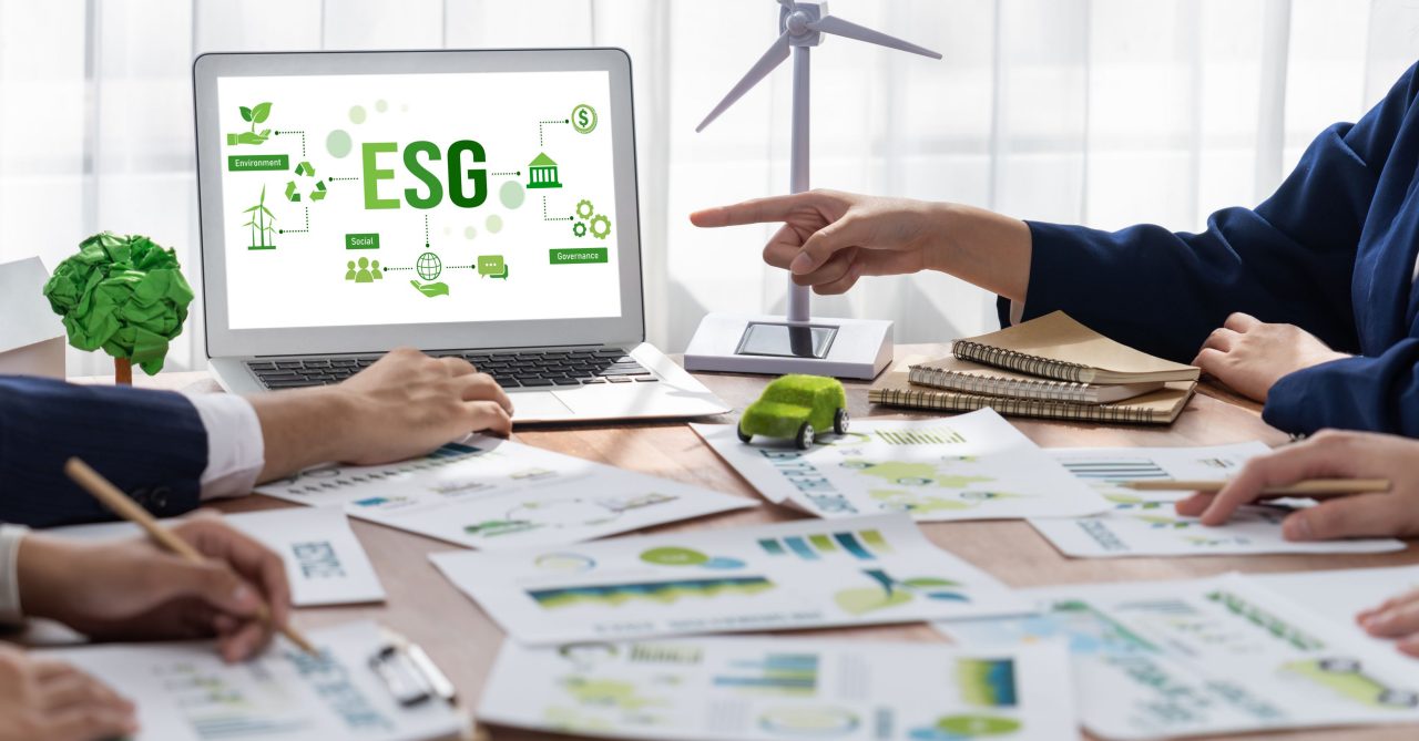 上市櫃企業分階段導入IFRS S1、S2，永續相關財務資訊即將成為企業年報的一部分！